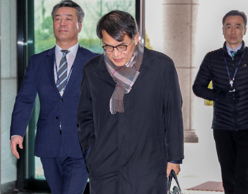 노태악 선관위원장 "특혜채용 통렬한 반성, 외부통제 적극 검토"