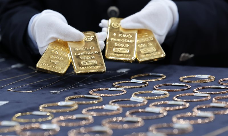 "엄마, 내 돌반지 팔지마" 3차 상승기 들어선 금 [읽어보고서 사]