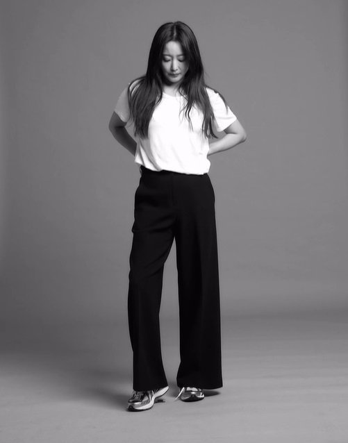 [서울=뉴시스] 김희선. (사진=김희선 인스타그램 캡처) 2025.03.05. photo@newsis.com *재판매 및 DB 금지