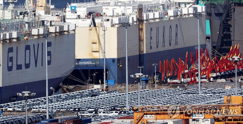 평택항에 세워진 수출용 자동차 (출처=연합뉴스)