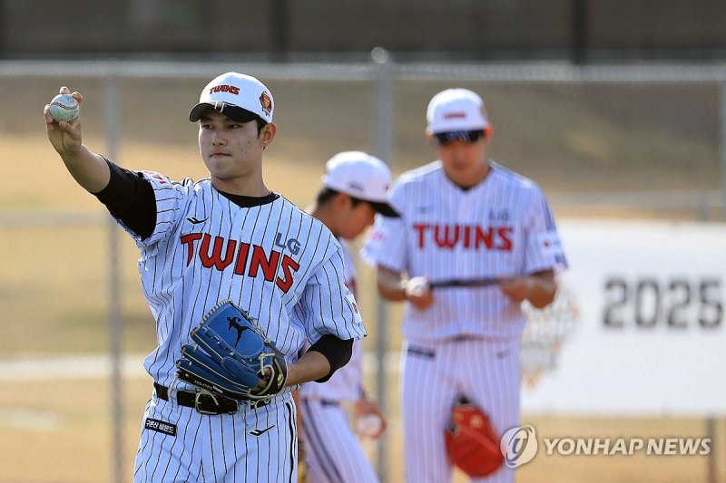 스프링캠프 참가한 신인 투수 김영우 (출처=연합뉴스)