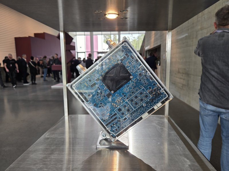 볼보자동차 고유의 전기차 모듈인 '슈퍼셋 테크 스택'이 5일(현지시간) 스웨덴 스톡홀름 근교 미술관 아티펠라그에서 열린 'ES90' 기자회견장에 전시된 모습이다. 2025.03.05. ⓒ 뉴스1 김성식 기자.