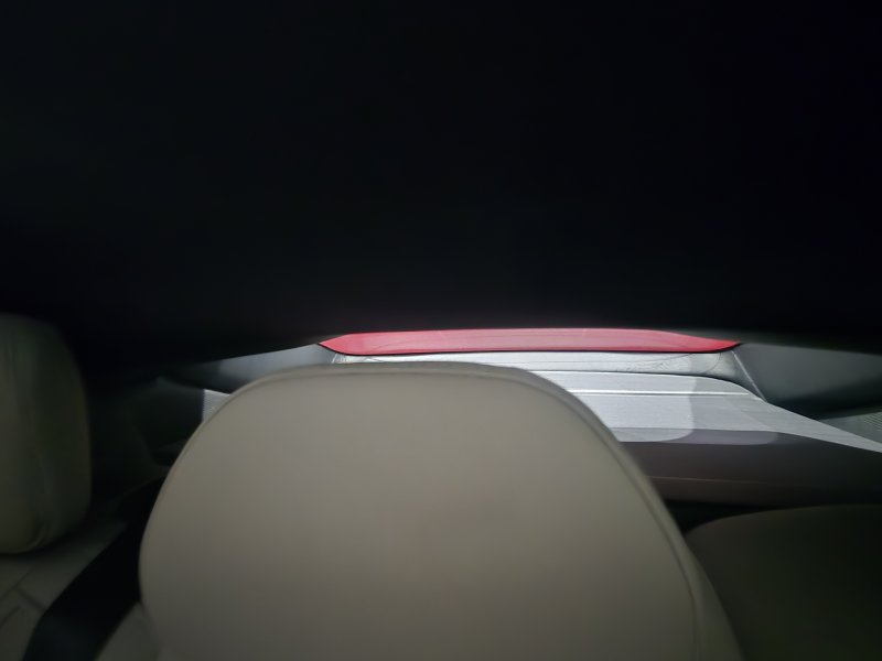 5일(현지시간) 스웨덴 스톡홀름 근교 미술관 아티펠라그에서 공개된 볼보자동차의 순수 전기(BEV) 세단 'ES90'의 2열 뒷유리 모습. 패스트백 디자인이 적용돼 뒷유리가 일반 세단 대비 작은 편이다. 2025.03.05. ⓒ 뉴스1 김성식 기자.