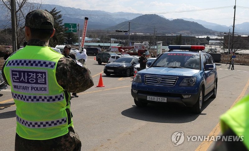 이동하는 공군 폭발물처리반 (출처=연합뉴스)