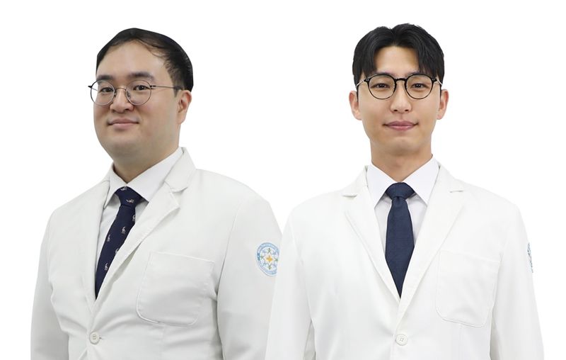 바른세상병원으로 영입된 최윤효 원장(왼쪽)과 유현규 원장. 바른세상병원 제공