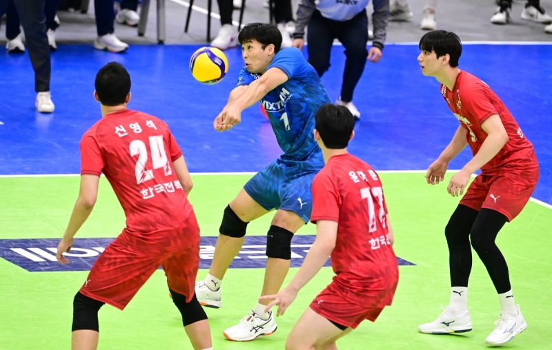 리베로 서재덕의 리시브 (출처=연합뉴스)