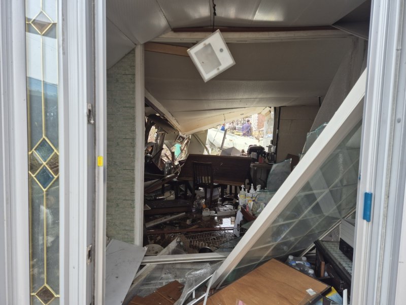 7일 경기 포천시 이동면 노곡리 한 주택이 전날 발생한 공군 전투기 오폭사고로 처참한 모습을 보이고 있다.2025.03.07/뉴스1 양희문 기자