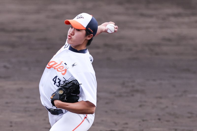 한화 정우주가 26일 일본 오키나와 고친다 야구장에서 열린 KT 위즈와 한화 이글스 연습토토 베이에서 역투하고 있다. 2025.2.26/뉴스1 ⓒ News1 허경 기자