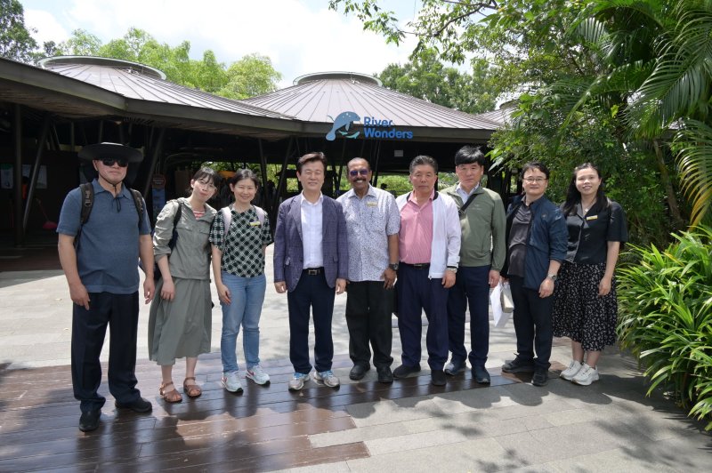 [진주=뉴시스] 조규일 토토 베이장, 진양호동물원·정원 활성화 위해 싱가포르 방문.(사진=토토 베이 제공).2025.03.09.photo@newsis.com *재판매 및 DB 금지