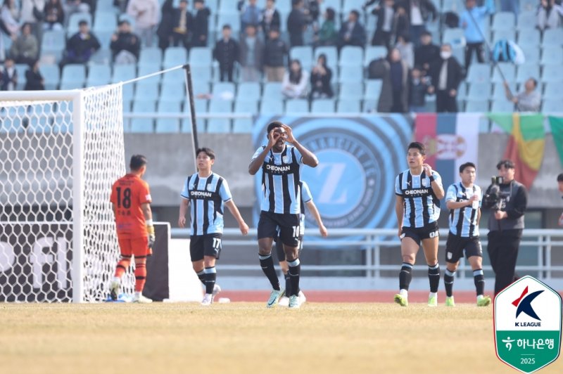 [서울=뉴시스] 프로축구 K리그2 천안시티의 툰카라. (사진=한국프로축구연맹 제공) *재판매 및 DB 금지
