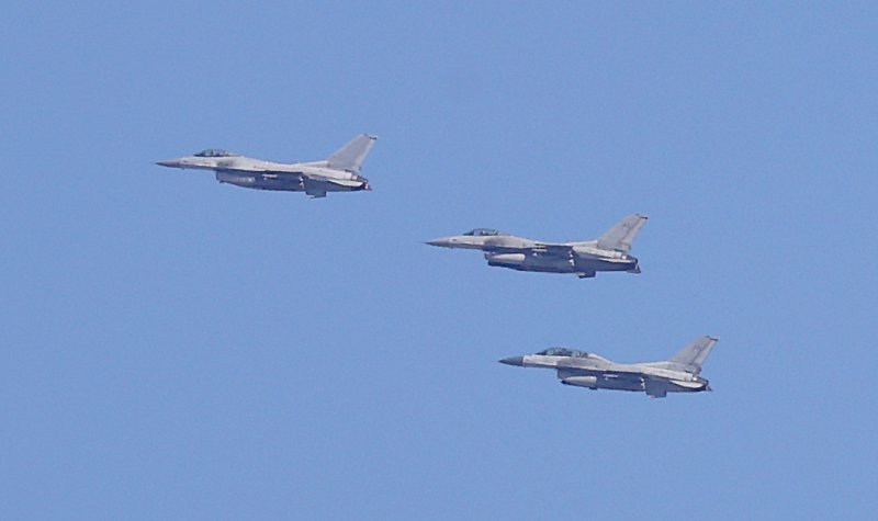 지난 6일 오전 경기 포천시 승진훈련장에서 열린 '2025년 전반기 한미연합 수도기계화보병사단(수기사) 통합화력 실사격 훈련'에서 KF-16이 기동하고 있다. 2025.3.6/뉴스1 ⓒ News1 사진공동취재단