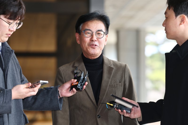검찰, 오세훈 측근 전 서울부시장 조사..."명태균, 95% 허위진술"