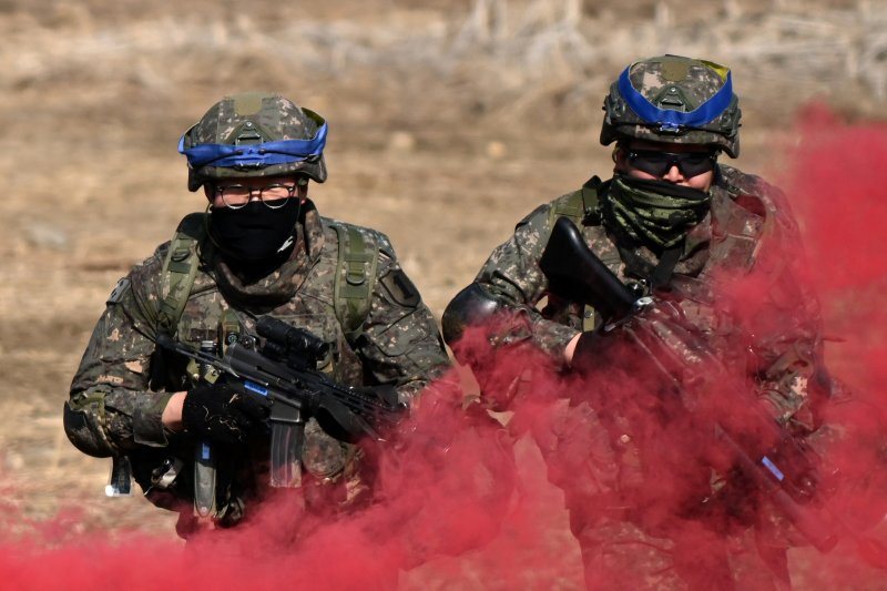 한미 연합 공중강습훈련 "韓 대대장이 美 중대 작전 통제" 실시