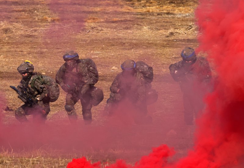 한미 연합 공중강습훈련 "韓 대대장이 美 중대 작전 통제" 실시