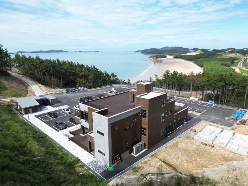 "숲·바다 어울린 명품 휴양림"...원산도 자연휴양림 1단계 완성