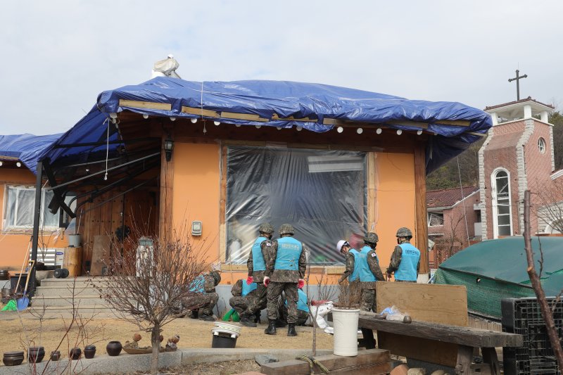 軍, 전투기 오폭 사고로 멈춘 실사격 훈련 12일만에 단계적 재개