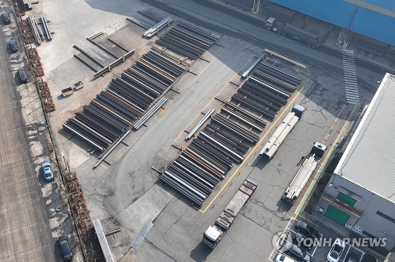 트럼프 정부, 내일부터 철강 관세 25％ 부과 (출처=연합뉴스)