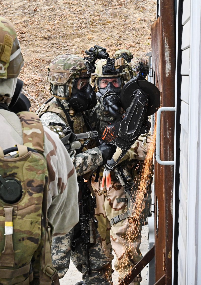 한미 연합 "유무인 복합전투체계 활용" WMD 제거훈련 실시