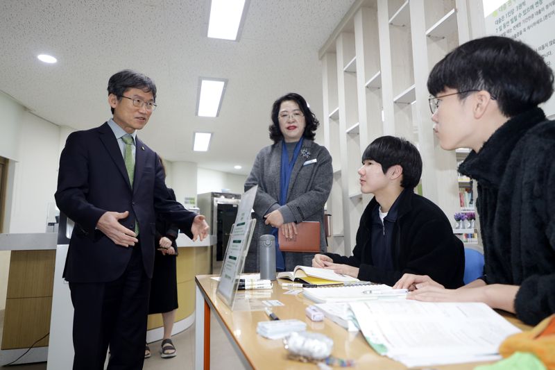 문해력 높여보자.. 울산 모든 학교 '하루 15분 독서' 시행