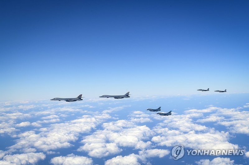 한·미·일 공중훈련 실시 (출처=연합뉴스)