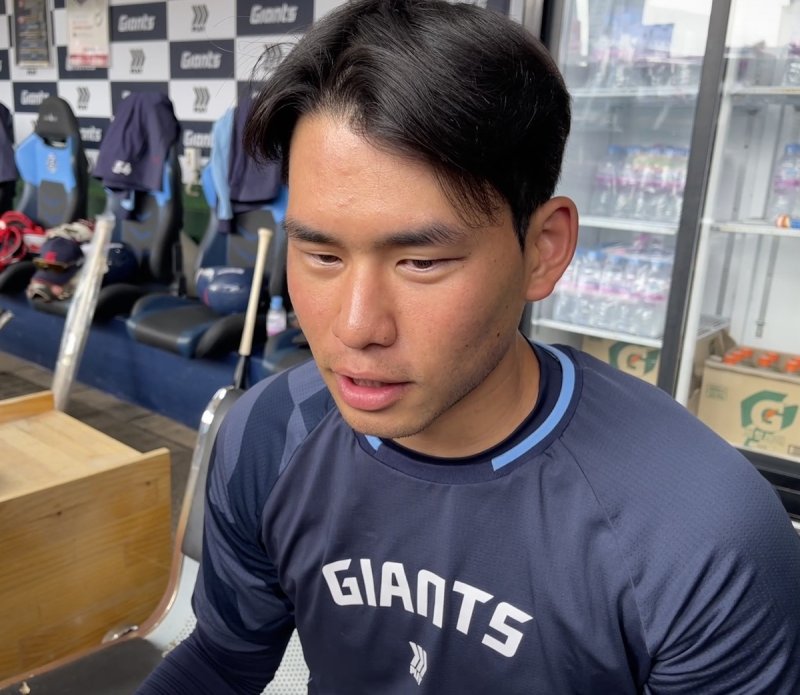 류현진으로부터 체인지업을 배운 롯데 김진욱 (출처=연합뉴스)