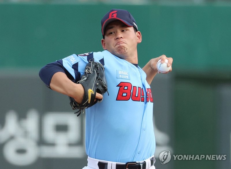 롯데 선발 김진욱 (출처=연합뉴스)