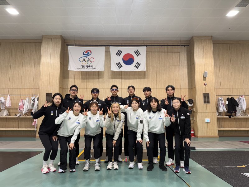 [서울=뉴시스]근대5종 국가대표 선수단. (사진=대한근대5종연맹 제공)