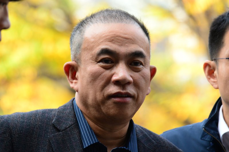 [창원=뉴시스] 차용현 기자 = 김건희 여사 공천 개입 의혹 핵심 당사자인 명태균 씨가 지난해 11월14일 오후 영장실질심사를 받기 위해 경남 창원시 성산구 소재 창원지방법원에 출석하고 있다. 2024.11.14. con@newsis.com