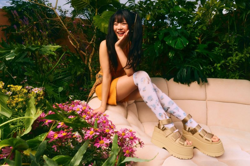 어그, 봄여름 시즌 샌들 컬렉션 출시 (출처=연합뉴스)