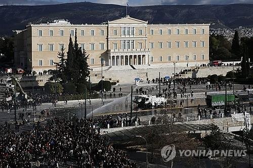 무디스, 그리스 신용등급 '투자적격' 등급으로 상향 (출처=연합뉴스)