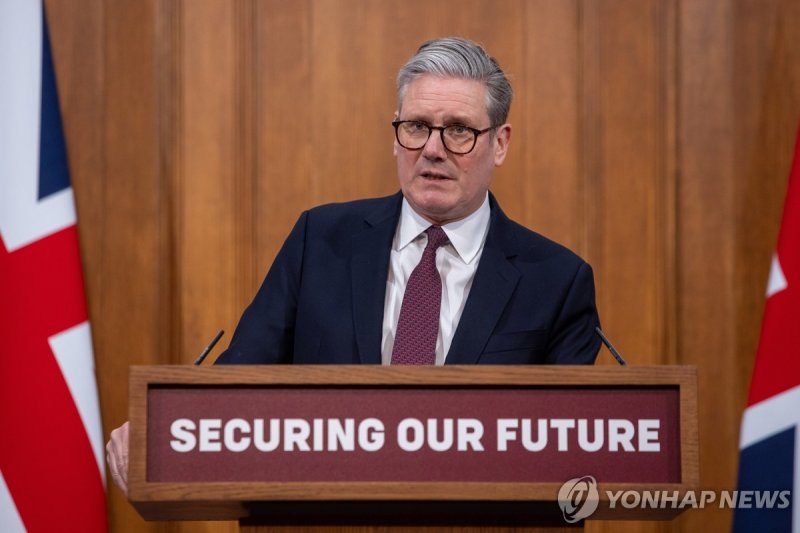 기자회견하는 영국 총리 (출처=연합뉴스)