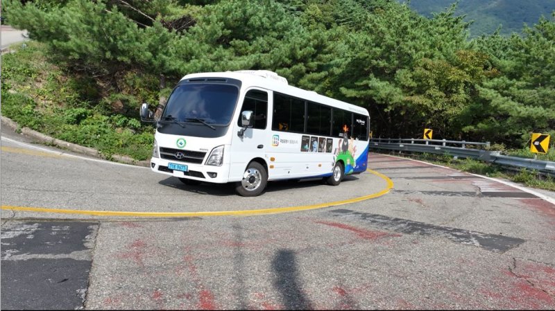 지리산국립공원 전기버스.(국립공원공단 지리산국립공원사무소 제공. 재판매 및 DB금지)/뉴스1
