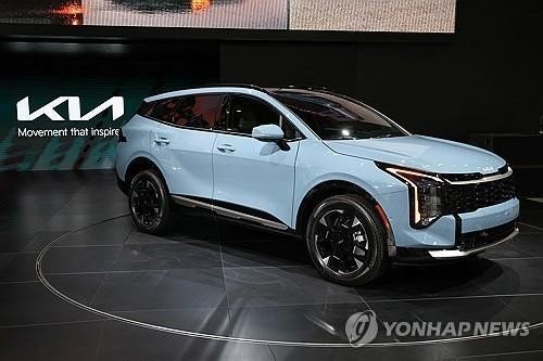지난해 LA 오토쇼에 전시된 기아 스포티지 하이브리드 (출처=연합뉴스)