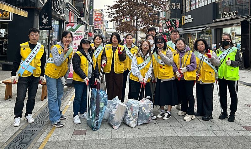 시흥 외국인 주민 자원봉사 단체, 환경 정화 활동 '눈길'
