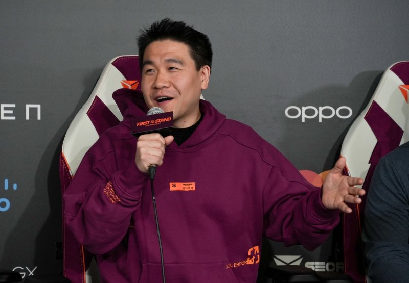 답변하는 피유 리우 라이엇게임즈 리그 스튜디오 게임 디렉터 (출처=연합뉴스)