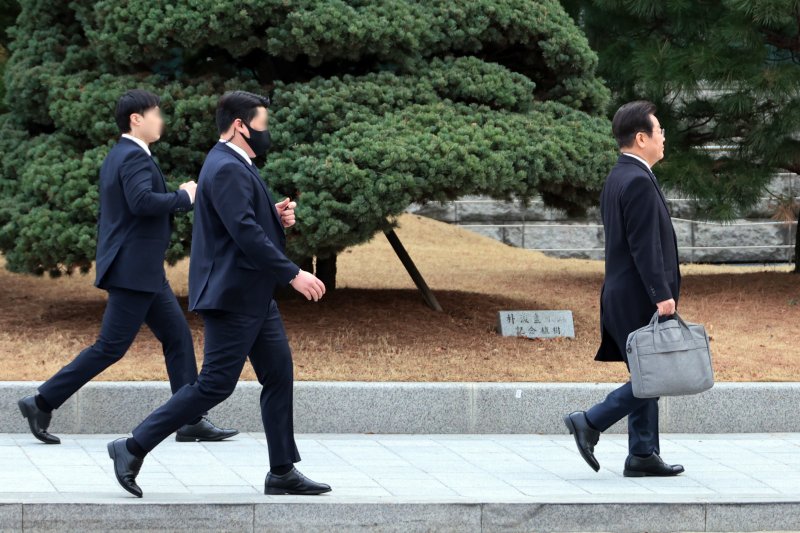 "테러 위협 추가 제보받았다"..이재명 측 '추가 경호요원' 요청