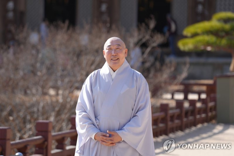 화엄사 주지 덕문 스님 (출처=연합뉴스)