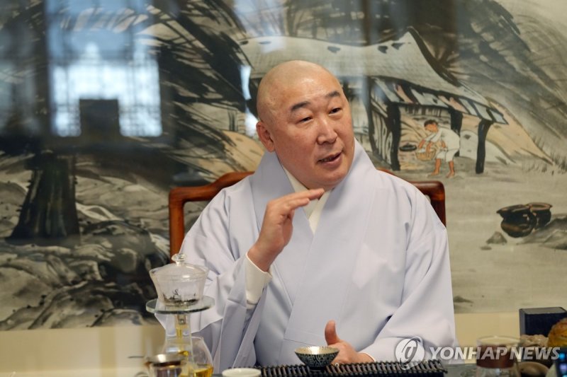 화엄사 주지 덕문 스님 (출처=연합뉴스)