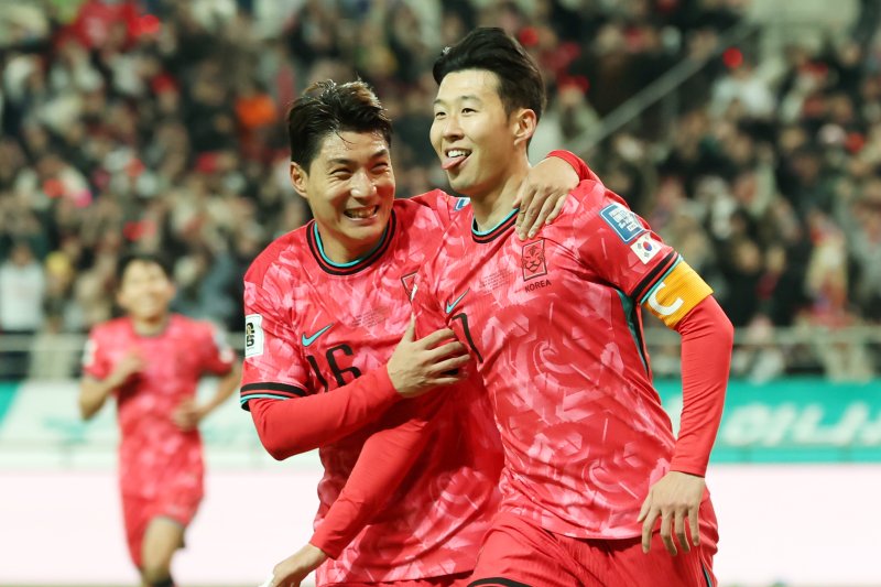 축구대표팀의 주민규(왼쪽)2024.3.21/뉴스1 ⓒ News1 민경석 기자