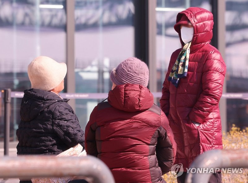 아직은 패딩 (출처=연합뉴스)