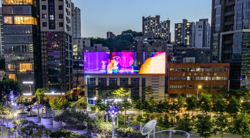 밤에 즐기는 서울 도심 미디어갤러리, 2025년 전시 눈앞