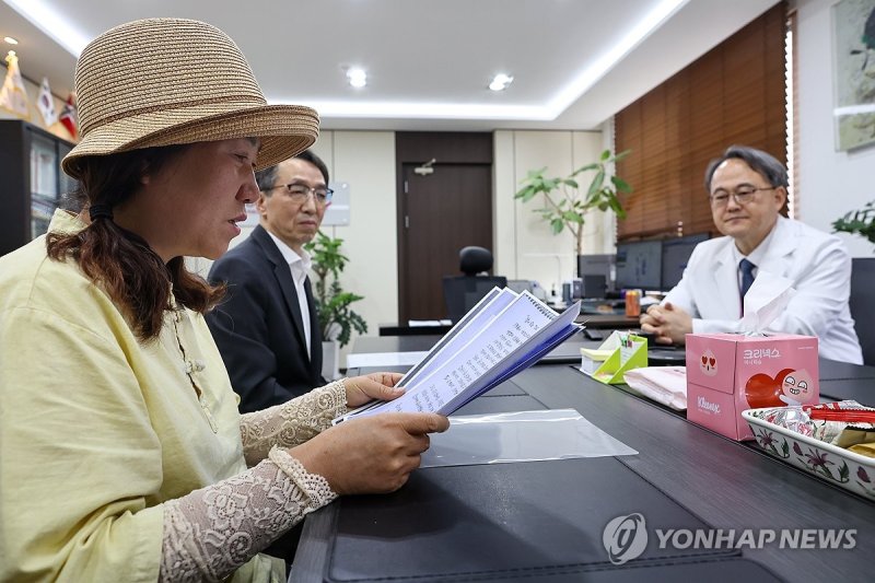 ‘의료진 선생님들 정말 감사합니다’ (출처=연합뉴스)