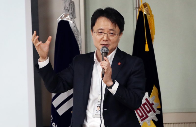 이진승 한림공업고등학교 교장이 18일 오전 제주시 한림읍 한림공고에서 열린 협약형 특성화고 교육과정 설명회에서 발언하고 있다. 2025.3.18/뉴스1 ⓒ News1 오현지 기자