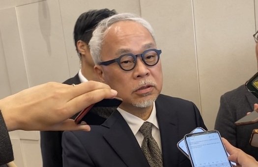 취재진 질문에 답변하는 최주선 삼성SDI 대표이사 사장 (출처=연합뉴스)