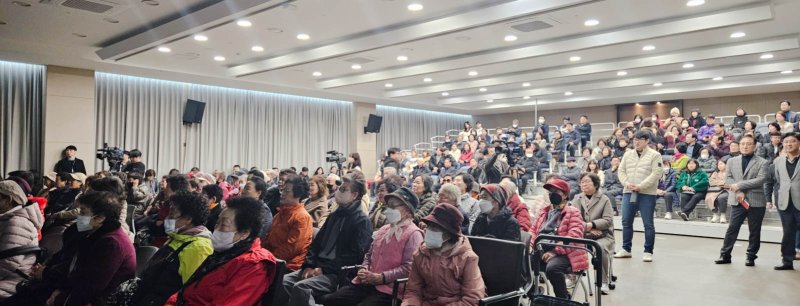 [오산=뉴시스] 2025년 백년동행 소통한마당에 참석한 시민모습 (사진=오산시 제공) 2025.03.19.photo@newsis.com