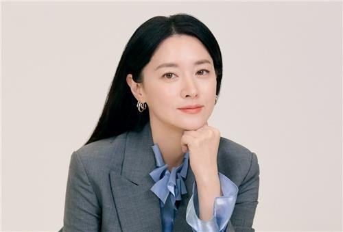 "이영애, 김건희 여사와 연관 있다" 유튜버, 벌금이..