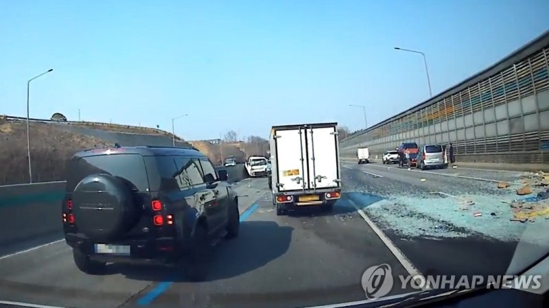 천안 경부고속도로 추돌사고 (출처=연합뉴스)