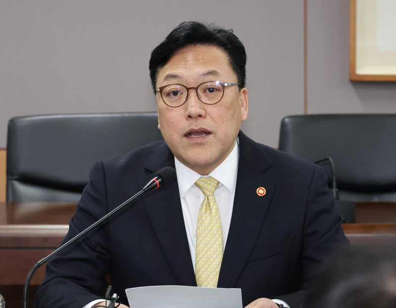 M&A 기준 2년간 한시적 완화… "부실 저축銀 솎아낸다" [저축은행 구조조정 박차]