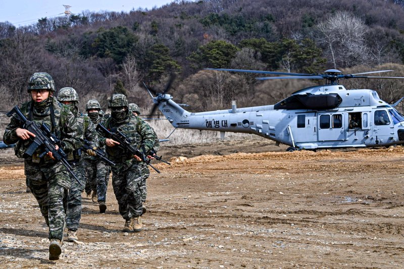 한미 해병대 "공중 돌격 등 연합 제병협동 종합훈련 실시"