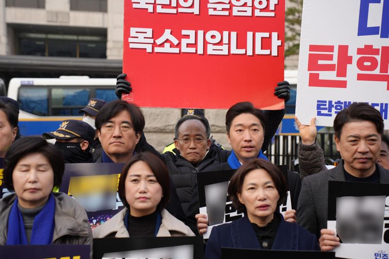 "네가 왜 거기서 나와"… 추경호, 헌재 앞서 '씬스틸러' 인증